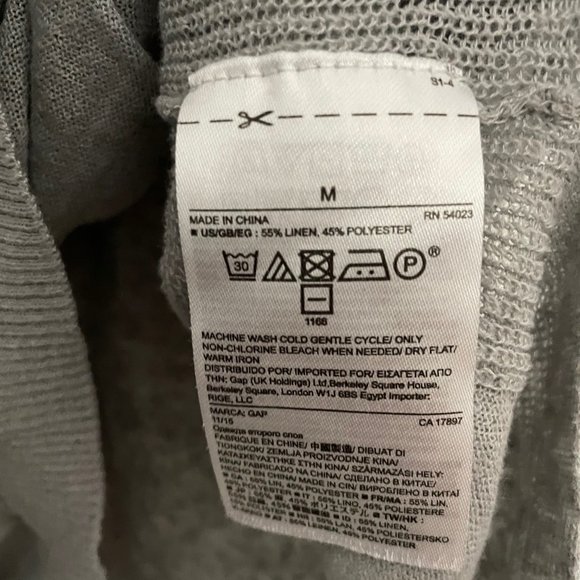 Long Sleeved Gap V-Neck Sweater - Picture 3 of 5